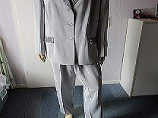 Hosenanzug, 80 €, Kleidung & Schmuck-Damenkleidung in 6655 Gemeinde Kaisers Hosenanzug, 80 €, Kleidung & Schmuck-Damenkleidung in 6655 Gemeinde Kaisers