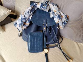 Set navy, 30 €, Kleidung & Schmuck-Taschen & Koffer in 1120 Meidling Set navy, 30 €, Kleidung & Schmuck-Taschen & Koffer in 1120 Meidling
