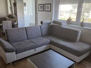 Wohnzimmer Couch mit Tisch , 200 €, Marktplatz-Sammlungen & Haushaltsauflösungen in 2490 Ebenfurth