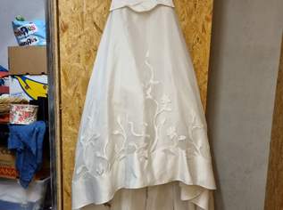 Brautkleid  mit Schleppe