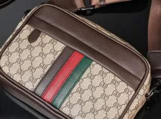 Umhängetasche Damen, 50 €, Kleidung & Schmuck-Taschen & Koffer in 6845 Hohenems