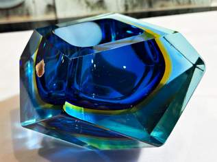 seltenes Sammlerstück: Kavierschale aus Murano-Glas Sommerso