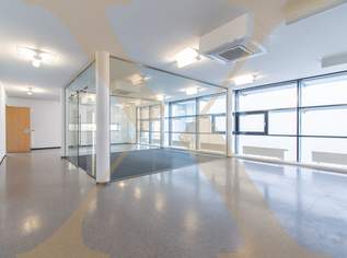 Klimatisierte Bürofläche mit idealer Sichtbarkeit in unmittelbarer Nähe zur Autobahnauffahrt A7 zu vermieten!, 0 €, Immobilien-Gewerbeobjekte in Oberösterreich