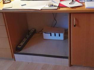 Schreibtisch , 0 €, Haus, Bau, Garten-Möbel & Sanitär in 1210 Floridsdorf