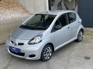 Aygo Young, 5988 €, Auto & Fahrrad-Autos in 8452 Großklein