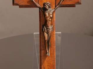 Antikes Kruzifix, Holz