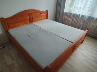 Bett in Kiefer, Vollholz vom Tischler 200cm x 200cm, 150 €, Haus, Bau, Garten-Möbel & Sanitär in 2351 Gemeinde Wiener Neudorf