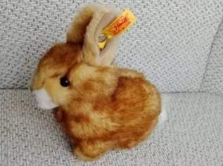 KLEINER ! ! Steiff Hase ca 1310cm, in guten Zustand, saß nur im Regal, FIXPREIS 20€ / NUR SELBSTABHOLUNG,23 Bez. KEIN Versand!, 20 €, Kindersachen-Spielzeug in 1230 Liesing