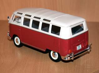 Maisto Modellauto VW T1 Bus Samba rot/ weiß Maßstab 1:25 Maisto Modellauto VW T1 Bus Samba rot/ weiß Maßstab 1:25