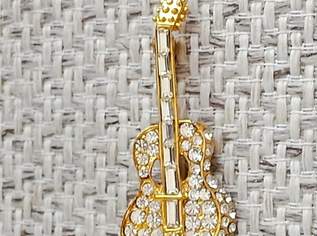 Edle Gitarren Brosche, ca 5cm, FIXPREIS 13€ / NUR SELBSTABHOLUNG,23 Bez. KEIN Versand ! ! ! ! !, 13 €, Kleidung & Schmuck-Accessoires, Uhren, Schmuck in 1230 Liesing