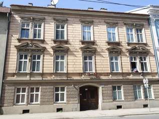 Stadthaus mitten in Linz mit derzeit 10 Kleinwohnungen und baubewilligtem Aufstockungsprojekt für zusätzlich 6 Wohnungen, 1090000 €, Immobilien-Häuser in 4040 Linz