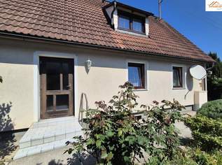 Charmantes Eckreihenhaus mit großem Garten und viel Potenzial – ruhige Lage nahe Bahnhof Pottschach, 198000 €, Immobilien-Häuser in 2630 Pottschach