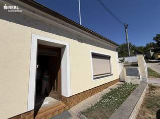 Haus in Loidesthal mit Terrasse, Garage und viel Potenzial zur Sanierung!, 64888 €, Immobilien-Häuser in 2225 Loidesthal Haus in Loidesthal mit Terrasse, Garage und viel Potenzial zur Sanierung!, 64888 €, Immobilien-Häuser in 2225 Loidesthal