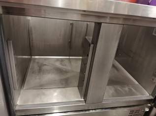 Kühlpult/Belegstation mit 2 Türen