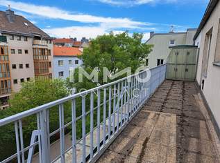 SANIERUNGSHIT IN TOPLAGE! Dachgeschoss Terrassenwohnung in 1140 Wien !, 245000 €, Immobilien-Wohnungen in 1140 Penzing