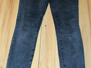 Damen Jeanshose schwarz Fishbone NewYorker Größe 28, 5 €, Kleidung & Schmuck-Damenkleidung in 3370 Gemeinde Ybbs an der Donau