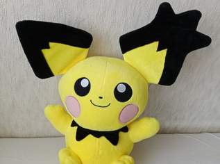 Pokemon Pichu, Kopf mit Körper ca 20cm. Mit Ohren 34cm, FIXPREIS 15€/NUR SELBSTABHOLUNG Pokemon Pichu, Kopf mit Körper ca 20cm. Mit Ohren 34cm, FIXPREIS 15€/NUR SELBSTABHOLUNG