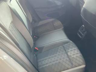 Volkswagen Golf VIII 1.5 TSI ACT R-Line