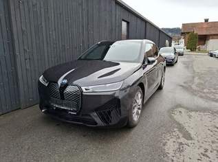 iX 40 xDrive Sportpaket 71/kWh, 48490 €, Auto & Fahrrad-Autos in 6942 Gemeinde Krumbach iX 40 xDrive Sportpaket 71/kWh, 48490 €, Auto & Fahrrad-Autos in 6942 Gemeinde Krumbach