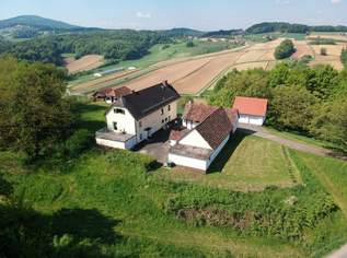 Herrliche Alleinlage: Großzügiges Einfamilienhaus (155m²) mit ehemaligem Wirtschaftsgebäude inmitten der Weinberge mit Blick auf Schloss Kapfenstein!, 419000 €, Immobilien-Häuser in 8353 Kölldorf Herrliche Alleinlage: Großzügiges Einfamilienhaus (155m²) mit ehemaligem Wirtschaftsgebäude inmitten der Weinberge mit Blick auf Schloss Kapfenstein!, 419000 €, Immobilien-Häuser in 8353 Kölldorf
