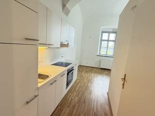 Residieren im Schloss! Haus 2 Top 9!, 660 €, Immobilien-Wohnungen in 7100 Gemeinde Neusiedl am See