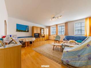 WOHNEN IM ZENTRUM! GERÄUMIGE 2 ZIMMER WOHNUNG MIT 81 m² WOHNFLÄCHE!, 215000 €, Immobilien-Wohnungen in 2020 Hollabrunn WOHNEN IM ZENTRUM! GERÄUMIGE 2 ZIMMER WOHNUNG MIT 81 m² WOHNFLÄCHE!, 215000 €, Immobilien-Wohnungen in 2020 Hollabrunn