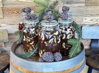 Zirbenzapfen 2026, 25 €, Marktplatz-Genuss & Kulinarik in 8684 Gemeinde Spital am Semmering