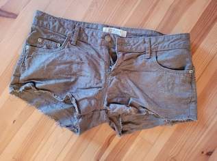 Kurze Hose Short, 3 €, Kleidung & Schmuck-Damenkleidung in 4680 Haag am Hausruck