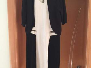 Kleid mit Jacke, 45 €, Kleidung & Schmuck-Damenkleidung in 7321 Raiding