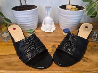HÖGL Leder-Pantoletten in schwarz - Gr. 41 - neuwertig, 70 €, Kleidung & Schmuck-Damenkleidung in 1020 Leopoldstadt