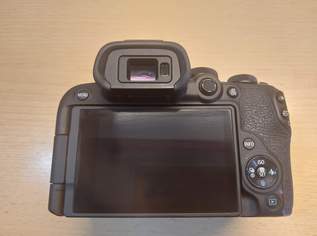 Canon EOS R10 Body mit viel Zubehör!!! WIE NEU Canon EOS R10 Body mit viel Zubehör!!! WIE NEU