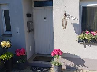 Reihenhausartige Wohnung mit Garage + Terrasse, 1150 €, Immobilien-Wohnungen in 2700 Wiener Neustadt