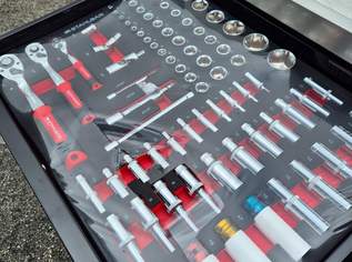 Lagerauflösung- Werkzeugwagen VOLL bestückt ! 300tlg OVP, 439 €, Haus, Bau, Garten-Hausbau & Werkzeug in 9163 Unterbergen