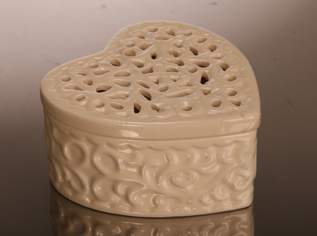 Dekoration / Porzellanschale HERZ, 39 €, Haus, Bau, Garten-Geschirr & Deko in 1200 Brigittenau Dekoration / Porzellanschale HERZ, 39 €, Haus, Bau, Garten-Geschirr & Deko in 1200 Brigittenau