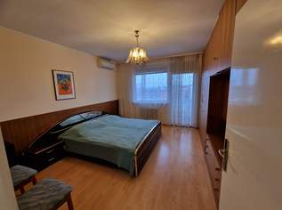 Verkaufe Doppelbett mit Nachtkästchen inkl. Lattenrost & Matratze Verkaufe Doppelbett mit Nachtkästchen inkl. Lattenrost & Matratze