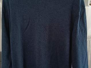 Dunkelblauer Rollkragenpullover Dunkelblauer Rollkragenpullover