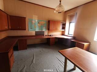 Renovieren/sanieren, einziehen. 1 große Einraumwohnung. Küche mit viel Platz. Werkstatt im Hoftrakt + Souterrain separat oder zusammen zu erwerben., 117000 €, Immobilien-Wohnungen in 1100 Favoriten