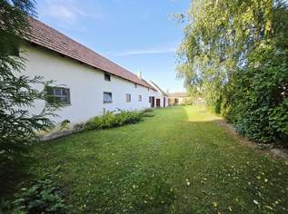 Großzügiges, ruhig gelegenes Wohnhaus mit umfangreichen Nebengebäuden und großem Schuppen, 249000 €, Immobilien-Häuser in 2074 Unterretzbach Großzügiges, ruhig gelegenes Wohnhaus mit umfangreichen Nebengebäuden und großem Schuppen, 249000 €, Immobilien-Häuser in 2074 Unterretzbach