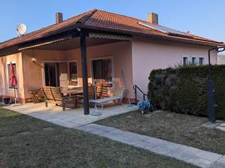Geräumiges Wohnhaus in Ruhelage, mit Fernblick, in Hainburg an der Donau: ca. 180m² Wohnfläche mit Garten, 2 Terrassen, Pool und Garage!!!, 697000 €, Immobilien-Häuser in 2410 Gemeinde Hainburg an der Donau
