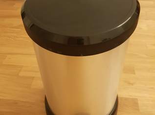 Abfalleimer , 22 €, Haus, Bau, Garten-Möbel & Sanitär in 2100 Gemeinde Korneuburg Abfalleimer , 22 €, Haus, Bau, Garten-Möbel & Sanitär in 2100 Gemeinde Korneuburg