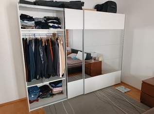 Kleiderschrank mit Schwebetüren neuwertig