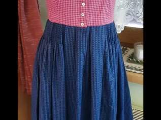 Neuwertiges Dirndl Gr. 36 - Schneiderarbeit - UNIKAT Neuwertiges Dirndl Gr. 36 - Schneiderarbeit - UNIKAT