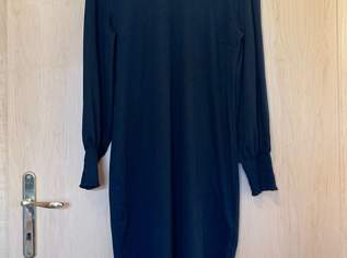 Damenkleid schwarz mit Puffärmel - WOMAN essentials by Tchibo - Größe: 36/38, 16 €, Kleidung & Schmuck-Damenkleidung in 4802 Ebensee am Traunsee