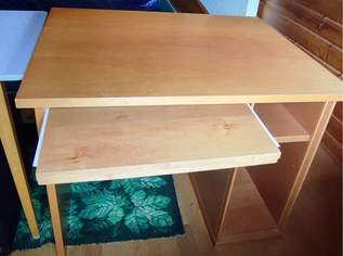 Schreibtisch aus Massivholz, 150 €, Haus, Bau, Garten-Möbel & Sanitär in 9543 Arriach