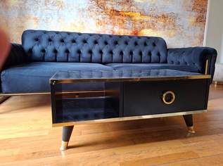 Sofa mit Tisch , 350 €, Haus, Bau, Garten-Möbel & Sanitär in 1210 Floridsdorf Sofa mit Tisch , 350 €, Haus, Bau, Garten-Möbel & Sanitär in 1210 Floridsdorf