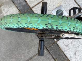 BMX, 20 Zoll (grün/schwarz) BMX, 20 Zoll (grün/schwarz)