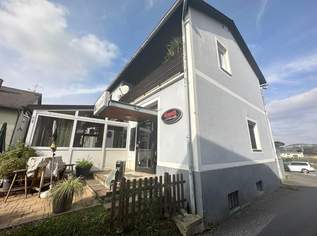 Zinshaus - Sanierungsbedürftig mit großem Potential aufgrund der Bebauungsdichte von 0,5 - 1,5, 395000 €, Immobilien-Gewerbeobjekte in 8081 Heiligenkreuz am Waasen