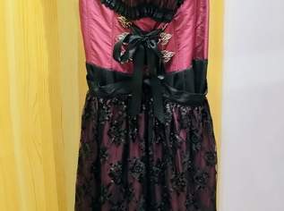 Festtagsdirndl von Ricarda M., 80 €, Kleidung & Schmuck-Damenkleidung in 1220 Donaustadt Festtagsdirndl von Ricarda M., 80 €, Kleidung & Schmuck-Damenkleidung in 1220 Donaustadt