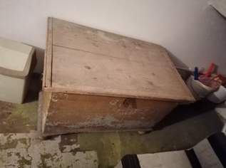 Alte Holz Truhe, 200 €, Marktplatz-Antiquitäten, Sammlerobjekte & Kunst in 4320 Perg Alte Holz Truhe, 200 €, Marktplatz-Antiquitäten, Sammlerobjekte & Kunst in 4320 Perg