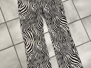 Marc Cain Stoff Hose mit Zebra Muster, N4 (40-L), 30 €, Kleidung & Schmuck-Damenkleidung in 6653 Gemeinde Bach